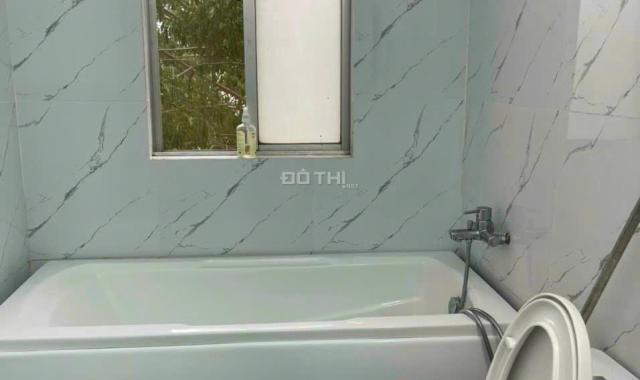 Cho thuê căn hộ Mỹ Khánh 3 có 3PN + 2WC ở Phú Mỹ Hưng lầu trung view hồ bơi