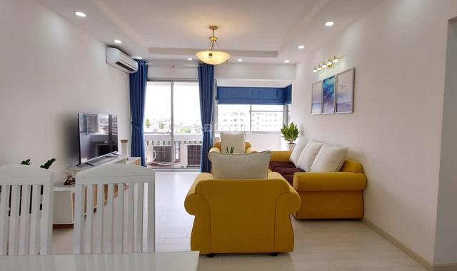 Cho thuê căn hộ Mỹ Khánh 4, Phú Mỹ Hưng dt 112m2 có view hồ bơi và biệt thự