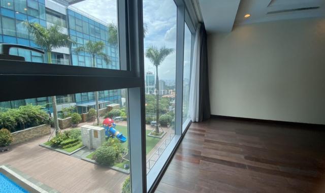 Bán gấp căn hộ Vincom Center 157m2, 3PN, view Nhà thờ đức bà, Quận 1