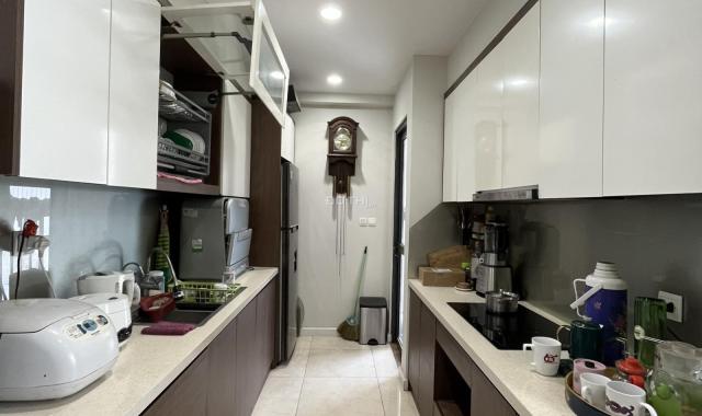 (Vị trí đẹp hàng đầu) Cho thuê 2PN 2WC view hồ- Full đồ tại Vinhomes D'Capitale Trần Duy Hưng