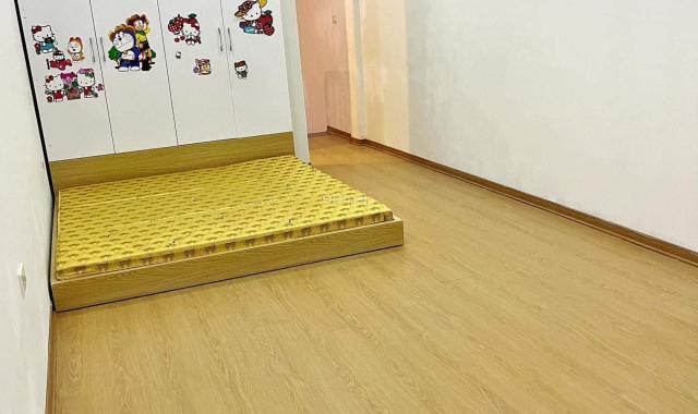 Tôi cần bán nhà ngõ Đào Tấn, giá 8.9 tỷ, 41m2x5T, thang máy, ở luôn