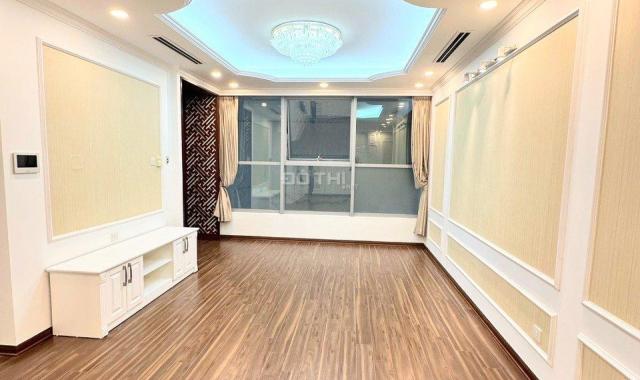 Bán gấp căn hộ chung cư 137 Nguyễn Ngọc Vũ 3PN 2WC DT: 90m2 giá 4.3 tỷ.