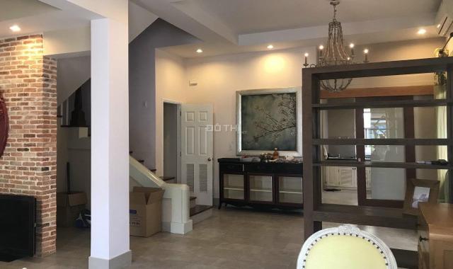 Bán biệt thự song lập có sân vườn khu Mỹ Kim 2 đường lớn ở Phú Mỹ Hưng