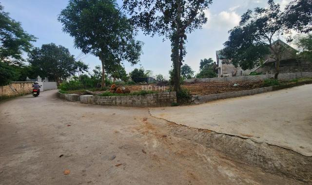 Bán đất Thị trấn Mẹt, Hữu Lũng, dt: 350m2, mặt tiền: 18m, giá: 3.2 tỷ, lô góc, thổ cư, gần chợ Mẹt.