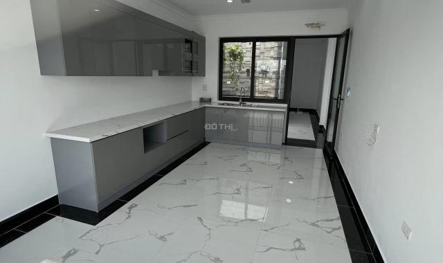 Bán nhanh nhà ngõ 279 Đội Cấn, giá 8.9 tỷ, 35m2x6T, thang máy, ở luôn