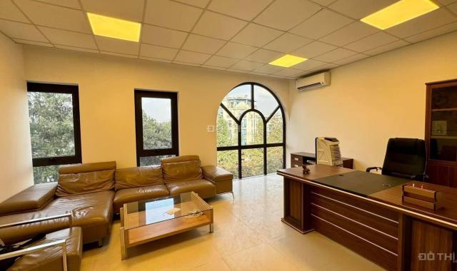 Bán căn Biệt Thự Bán Đảo Linh Đàm dtich 203m2 - 6 tầng - mặt tiền  26.8m  giá 59.5 tỷ i
