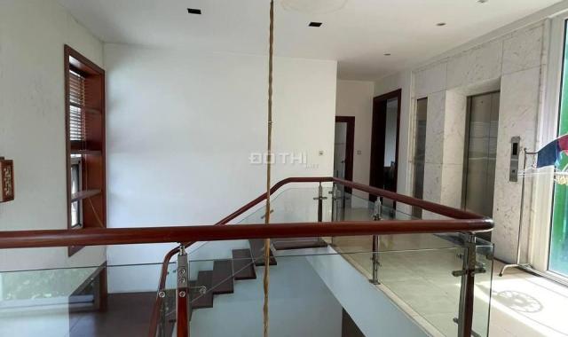 Bán Biệt Thự Bán đảo Linh Đàm dtich 251m2 -  4 tầng - mặt tiền 13m