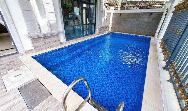 Biệt thự đơn lập có hồ bơi, 5PN, 300m2 ngay trường Đinh Thiện Lý, Q.7