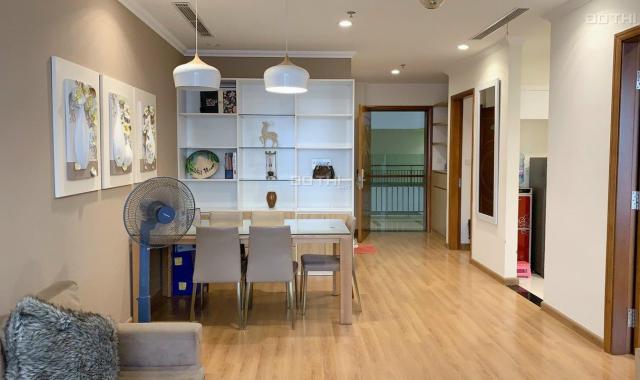 Bán căn hộ chung cư Vinhomes Nguyễn Chí Thanh, 80m2, 2PN, sổ đỏ lâu dài. LH 0987391311