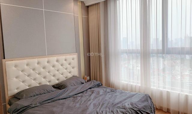 Bán căn hộ chung cư Vinhomes Nguyễn Chí Thanh, 80m2, 2PN, sổ đỏ lâu dài. LH 0987391311