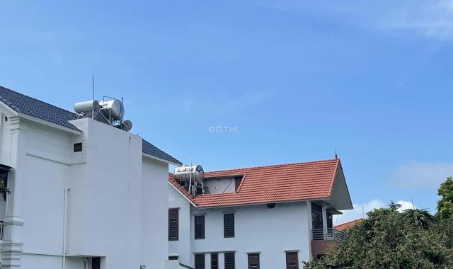 BÁN Ô GÓC BIỆT THỰ ĐỒI T5,P.HỒNG HÀ. DT:197.4M2,MT:10M.H:B+T !!!