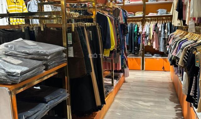 Sang toàn bộ HÀNG HOÁ VẬT DỤNG trang thiết bị shop thời trang cao cấp