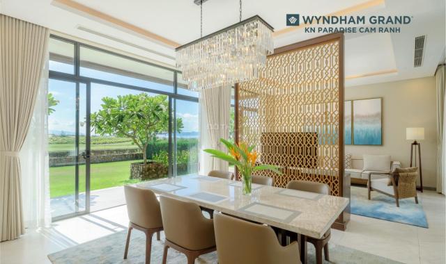 Bán biệt thự Wynhdam Grand KN Paradise Cam Ranh 2 lầu, 3 phòng ngủ, nội thất cao cấp, giá 22ty966