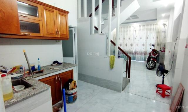 Bán Nhà 50m2, 4,2M x 12M, Phường 2 Tân Bình, Oto đỗ cửa, SHR.  Chỉ 5.5 tỷ