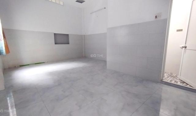 Bán Nhà 50m2, 4,2M x 12M, Phường 2 Tân Bình, Oto đỗ cửa, SHR.  Chỉ 5.5 tỷ