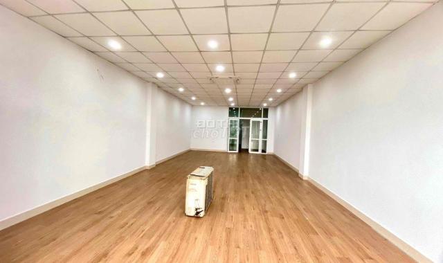 Cho thuê MBVP tại Đền Lừ. Nhà 7 tầng, thang máy, DT 100m2/sàn, MT 6.5m, hướng Đ-N, ôtô đỗ 24/24h