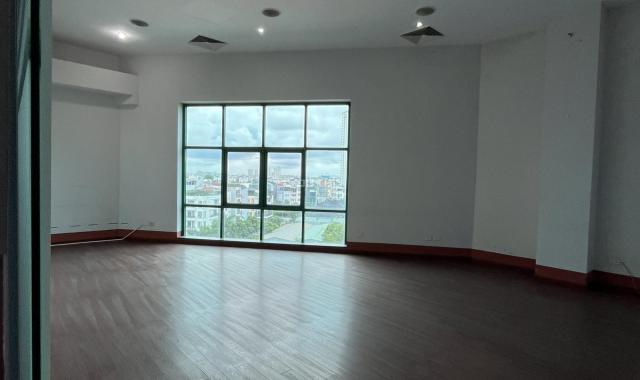 Cho thuê văn phòng 180 m2 tại Vạn Phúc,  văn phòng đã ngăn sẵn các phòng