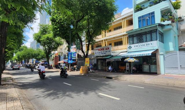 Cho thuê nhà 114 Võ Văn Tần, Q.3 - DT 8x12m nở 12.5m, trệt 3 lầu