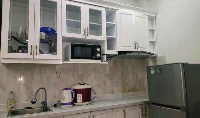 Chính Chủ Cho Thuê Căn Hộ 2 PN 70m2 Giá Ưu Đãi Chỉ Còn 10 Triệu/Tháng. Đc: Cát Linh, Đống Đa