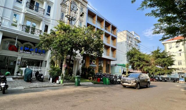 Bán nhà phố 5 lầu mặt tiền Cao Triều Phát, khu Hưng Gia 3, Phú Mỹ Hưng