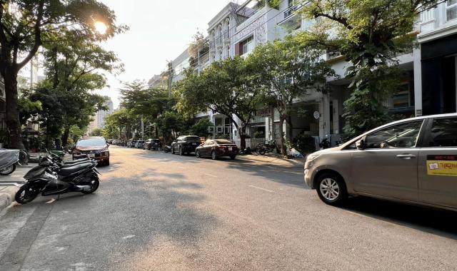 Bán nhà phố 5 lầu mặt tiền Cao Triều Phát, khu Hưng Gia 3, Phú Mỹ Hưng