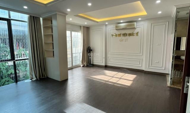 Cho thuê nhà riêng Nguyễn Xiển, 55 m2 x7 Tầng, thang máy, sàn thông