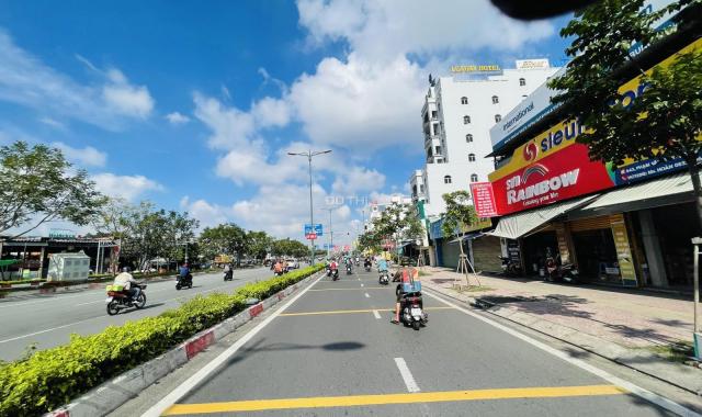 Gấp- Bán nhà mặt tiền Phạm Văn Đồng Hiệp Bình Chánh gần cầu Bình Triệu DT đẹp 80m2 ngang 6.3m full