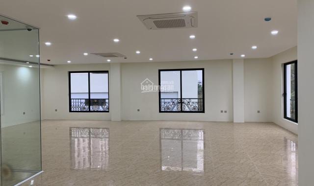 Cho thuê sàn văn phòng 120 m2/tầng, mặt tiền 12m, sàn thông đẹp