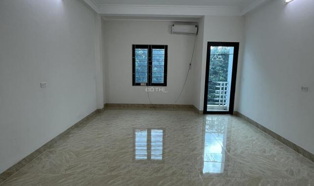 Cho thuê văn phòng Nguyễn Xiển, 70 m2/tầng, gồm 2 phòng làm việc, có thang máy