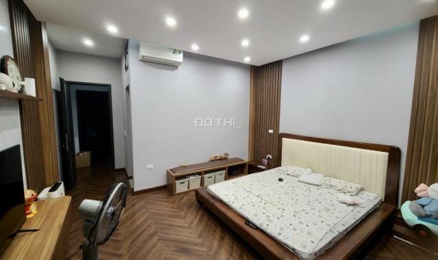 (Siêu Phẩm). Nhà đẹp 52m2 x 6T - Phân lô ô tô tránh tại Huỳnh Thúc Kháng - Cách phố 60m - 18,9 tỷ.