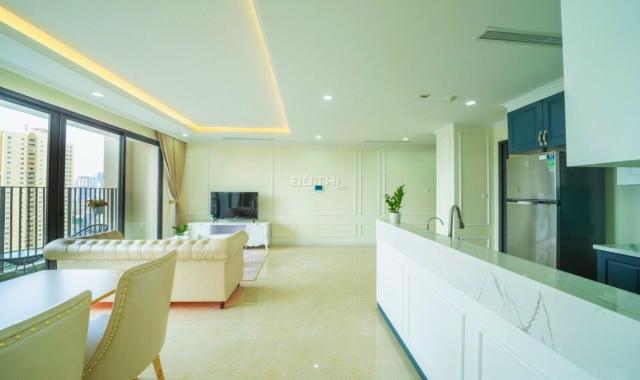 Bán căn góc 3 phòng ngủ tại C7 Vinhomes D'Capitale Trần Duy Hưng, view bể bơi, tầng cao, thoáng