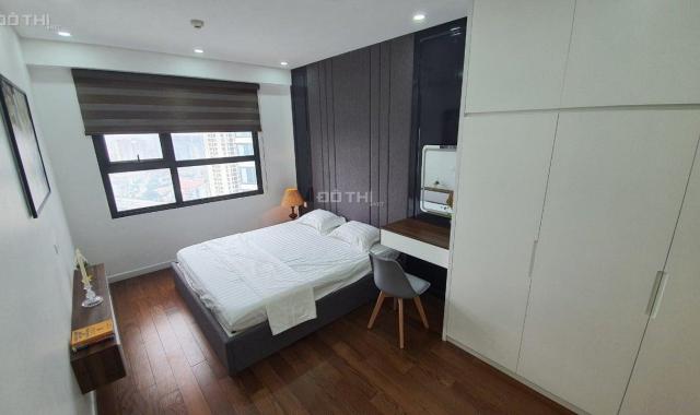 Bán căn hộ chung cư Vinhomes D'Capitale.Căn hộ 72M 2PN. BC View Hồ & CV. Giá 5.9. LH: 0936031229