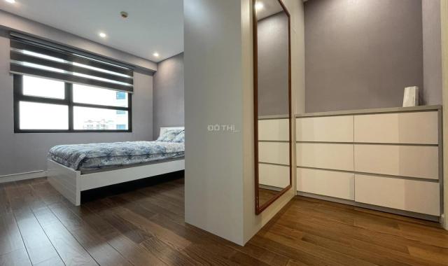 Bán căn góc 2PN 82m2 tòa C6 - TTTM Vinhomes D'Capitale. BC hướng Đông Nam view Hồ. Giá 6.2 tỷ