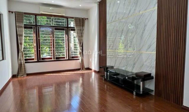 Bán nhà phố Nguyễn Văn Huyên, Cầu Giấy, View Công viên, 2 thoáng, ô tô vào nhà, 70m2, MT4m 19.8 tỷ