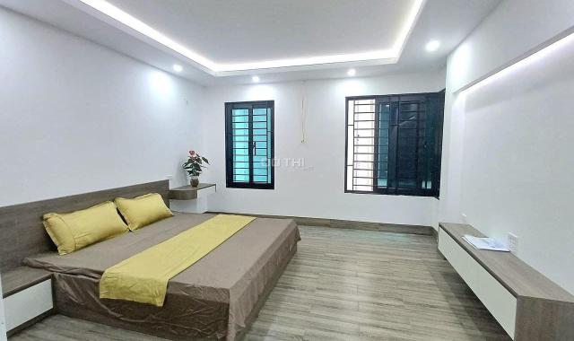 Nhà đẹp Lạc Long Quân, Tây Hồ - 35m, 5 tầng, giá 6.2 tỷ ngõ thông rộng, gần phố