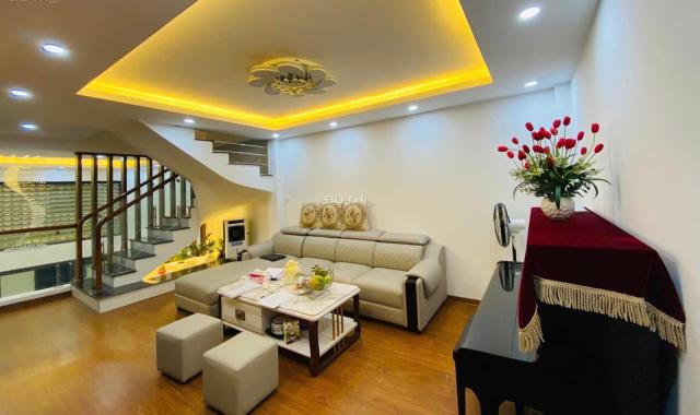 Nhà Phố Nguyễn Trãi, Thanh Xuân 66m2 x 4 Tầng, Chỉ 8.9 Tỷ, Đối Diện Royal City.