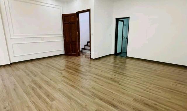 Siêu rẻ Lạc Long Quân, Tây Hồ - 48m2, 5 tầng, mt 6m, giá 6.9 tỷ - nhà mới đẹp, 2 thoáng