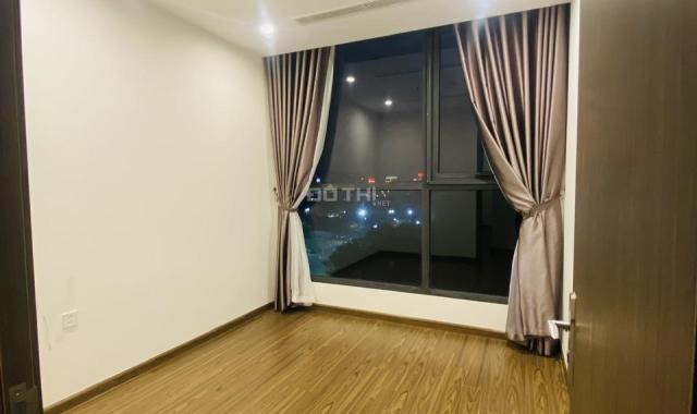 Cho thuê căn góc 4 phòng ngủ Vinhomes West Point, nội thất cơ bản, hướng Bảo tàng HN