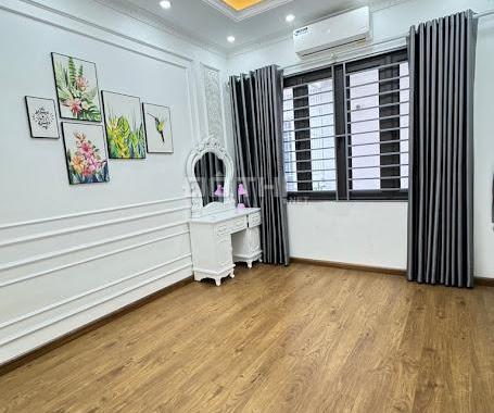 Bán nhà Vũ Tông Phan, oto đỗ cổng, 42m2 - 6,2 tỷ