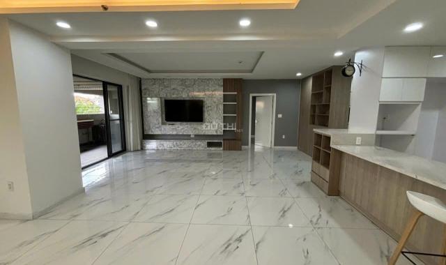 Cho thuê căn hộ Mỹ Khánh 1, trung tâm Phú Mỹ Hưng 112m2 3PN view hồ bơi