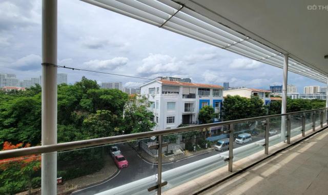 Cho thuê căn hộ Mỹ Khánh 4, Phú Mỹ Hưng dt 112m2 có view hồ bơi và biệt thự