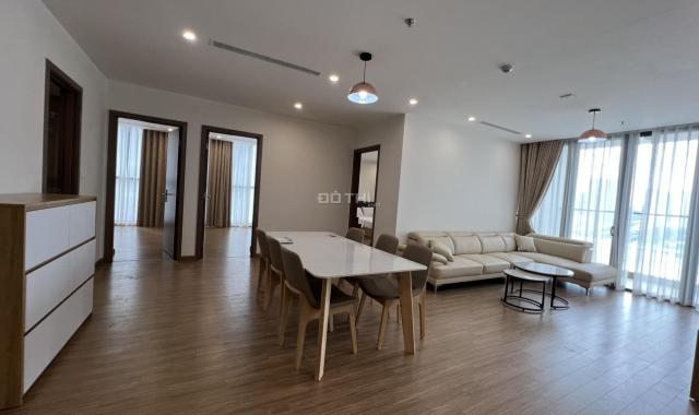 Cho thuê căn hộ 4 phòng ngủ tòa S2 Vinhomes Skylake, sẵn nội thất, view bể bơi & hồ điều hòa