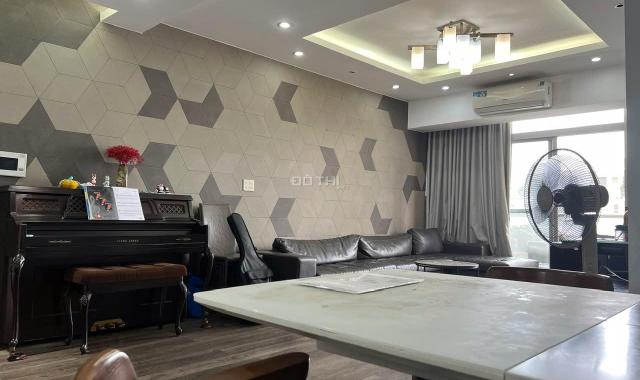 Bán gấp căn hộ Garden Court 1, 145m2, ban công dài suốt view cực đẹp