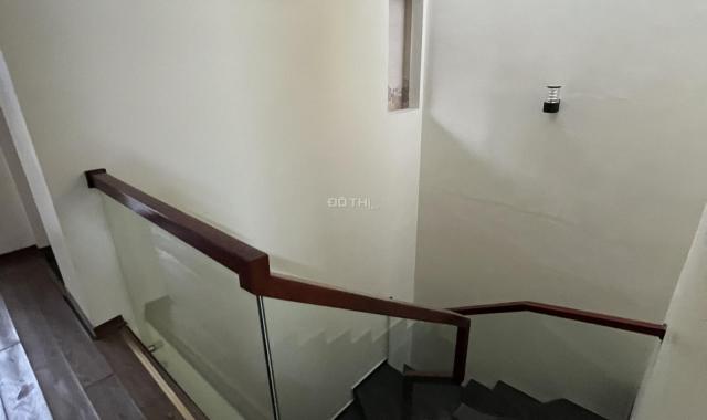 Cho thuê liền kề Nguyễn Xiển, 86m2 x 5 tầng, nhà đẹp, đồ cơ bản