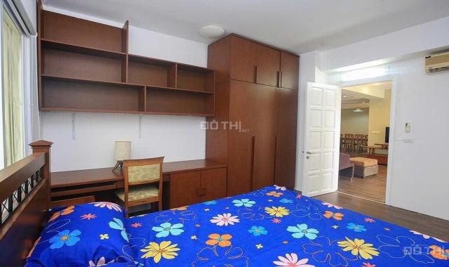 Cần bán căn hộ giá rẻ tại Ciputra, Tây Hồ với diện tích 150m² và 4 phòng ngủ.