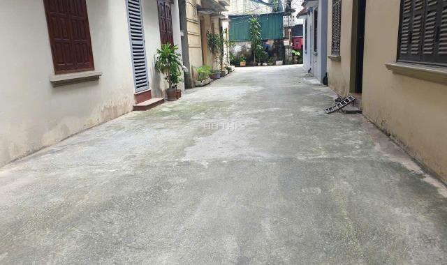 SIÊU SIÊU. HIẾM. NHÀ C4 LÔ GÓC 3 THOÁNG, Ô TÔ 7 CHỖ VÀO - TRÁNH NHAU, KHU TRUNG TÂM, GÍA MỀM