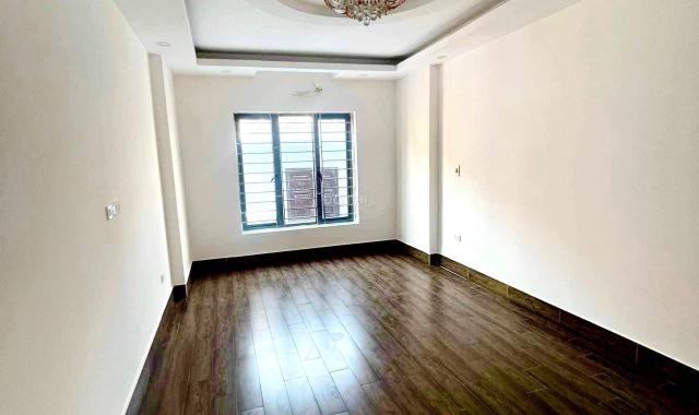 Bán nhà Văn Phú 39m2 5 tầng, Nhà mới, tặng nội thất, ở ngay 7.2 tỷ.