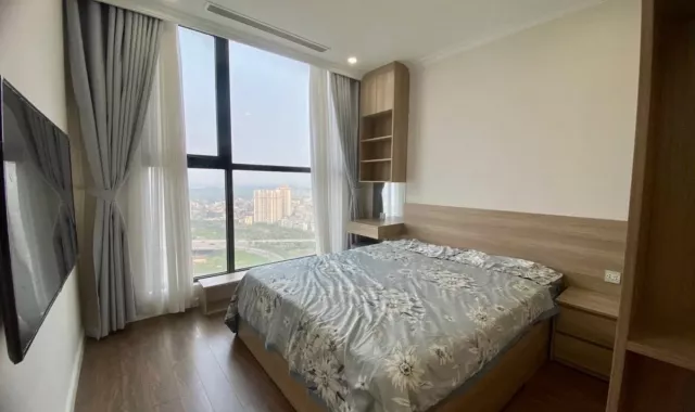 Chuyển nhượng căn hộ 2 ngủ 61m2 tầng cao, sẵn sổ đỏ tòa R2 Sunshine Riverside Tây Hồ