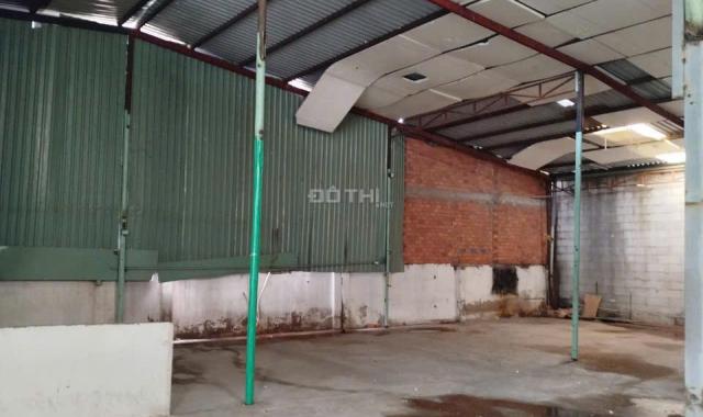 Cho thuê nhà xưởng hơn 320m2 đường 43 Bình Thuận Quận 7 giá 40 triệu.