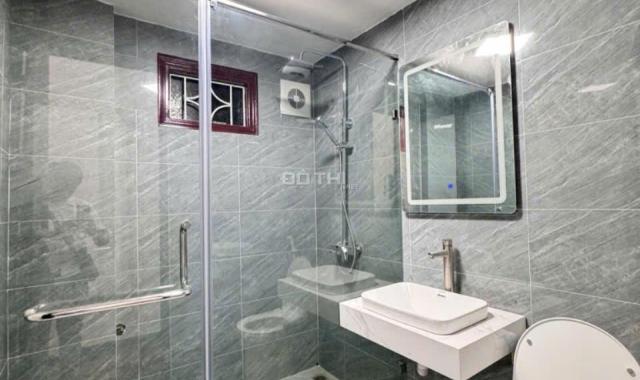 Đường Cầu Giấy. Cầu Giấy. HN. S 45m2. 4 tầng. MT khủng. Giá 9.2 tỷ